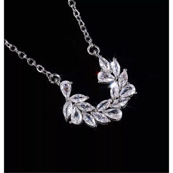 The Ivy Cubic Zirconia 925 pendant Necklace - Picture 4 of 7
